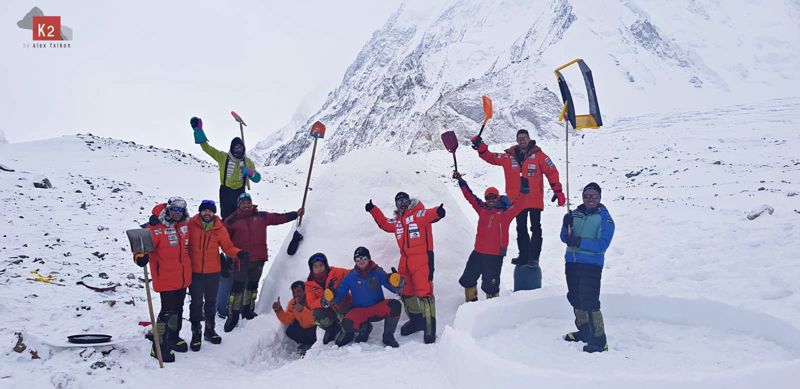 Alex Txikon: ‘Dormir en un iglú me ha regalado la mejor noche de descanso de mi vida en un campo base invernal’