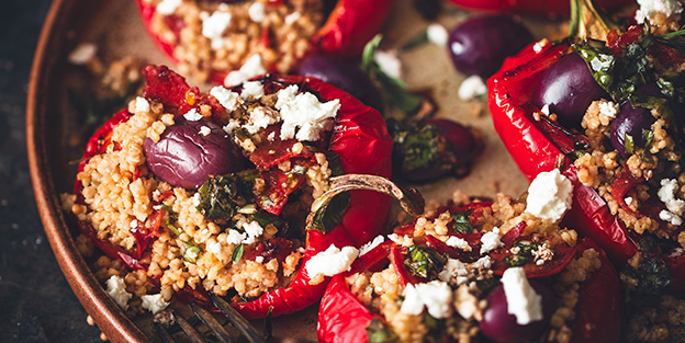 Pimientos rellenos de arroz, chorizo palacios y queso feta