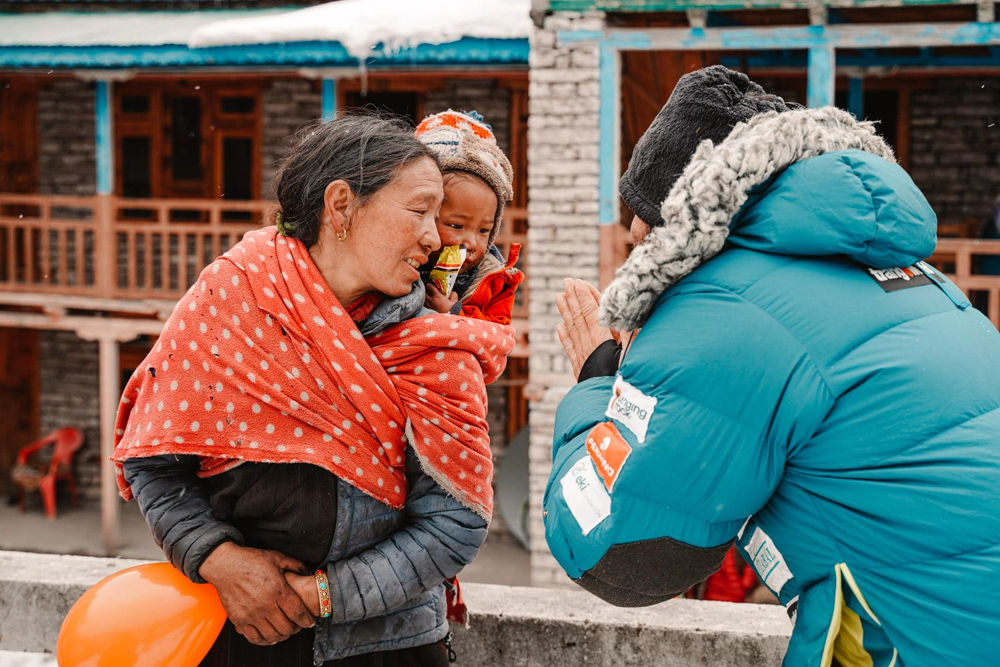 Alex Txikon y su equipo aguardan en samagaun hasta que la meteorología se estabilice