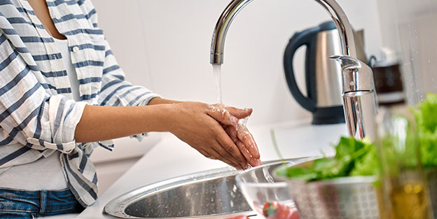 5 errores comunes de higiene en la cocina