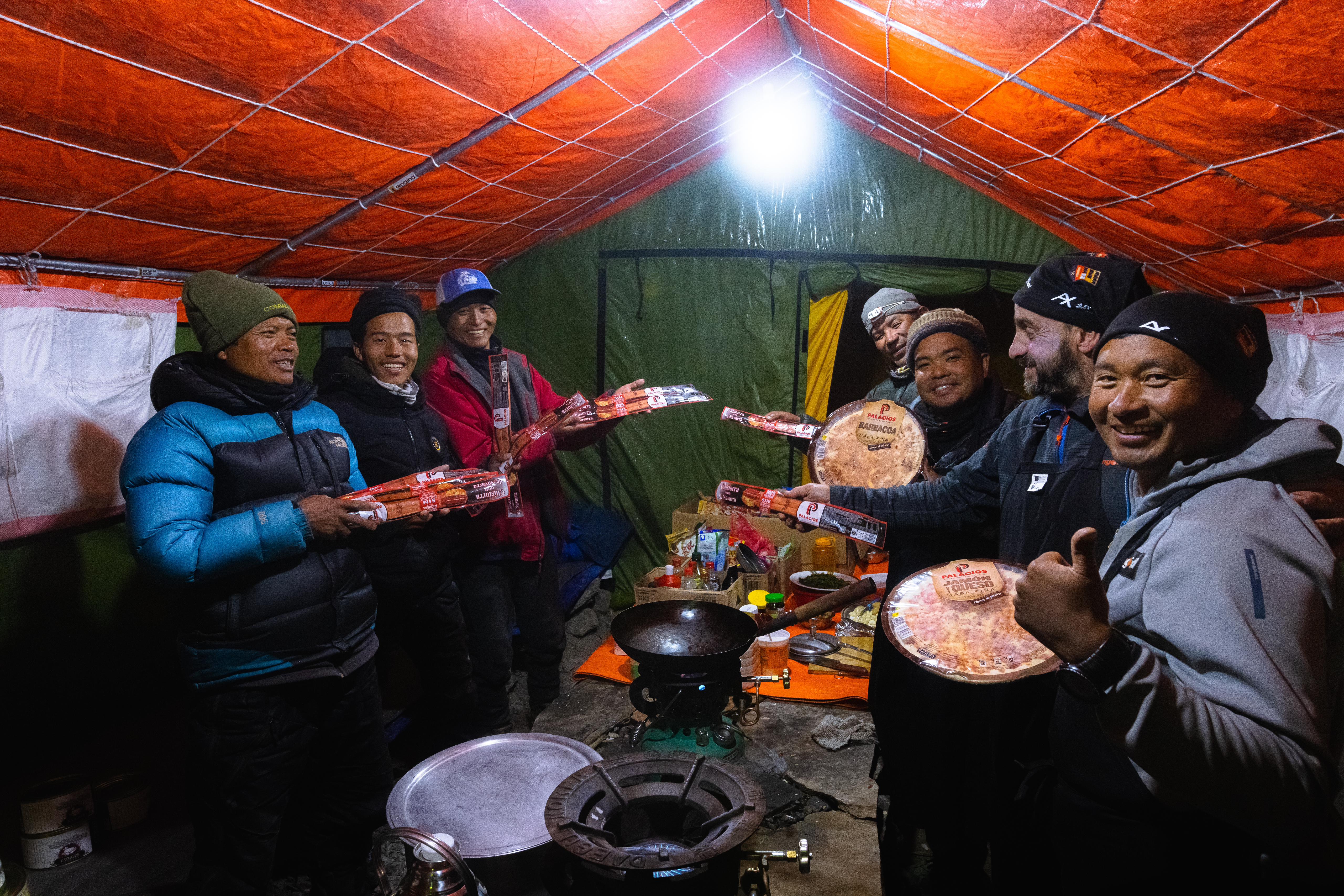 La nueva ascensin invernal de Alex Txikon cuenta con el apoyo de Palacios